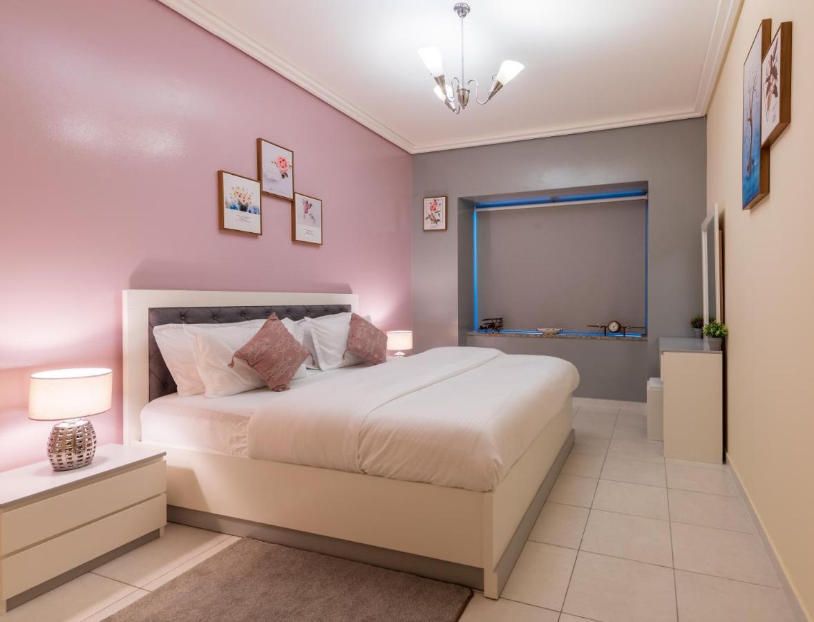 Trinity Holiday Homes - Sheikh Zayed Road Near To Financial Center Metro Station ドバイ エクステリア 写真