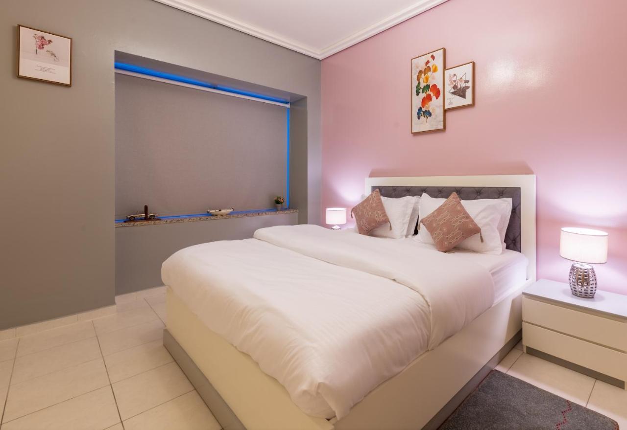Trinity Holiday Homes - Sheikh Zayed Road Near To Financial Center Metro Station ドバイ エクステリア 写真
