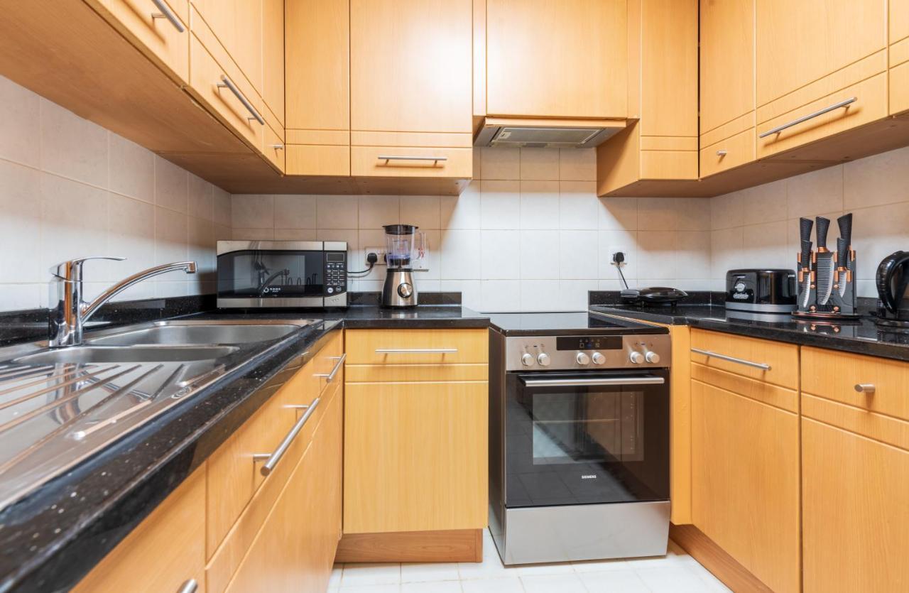Trinity Holiday Homes - Sheikh Zayed Road Near To Financial Center Metro Station ドバイ エクステリア 写真