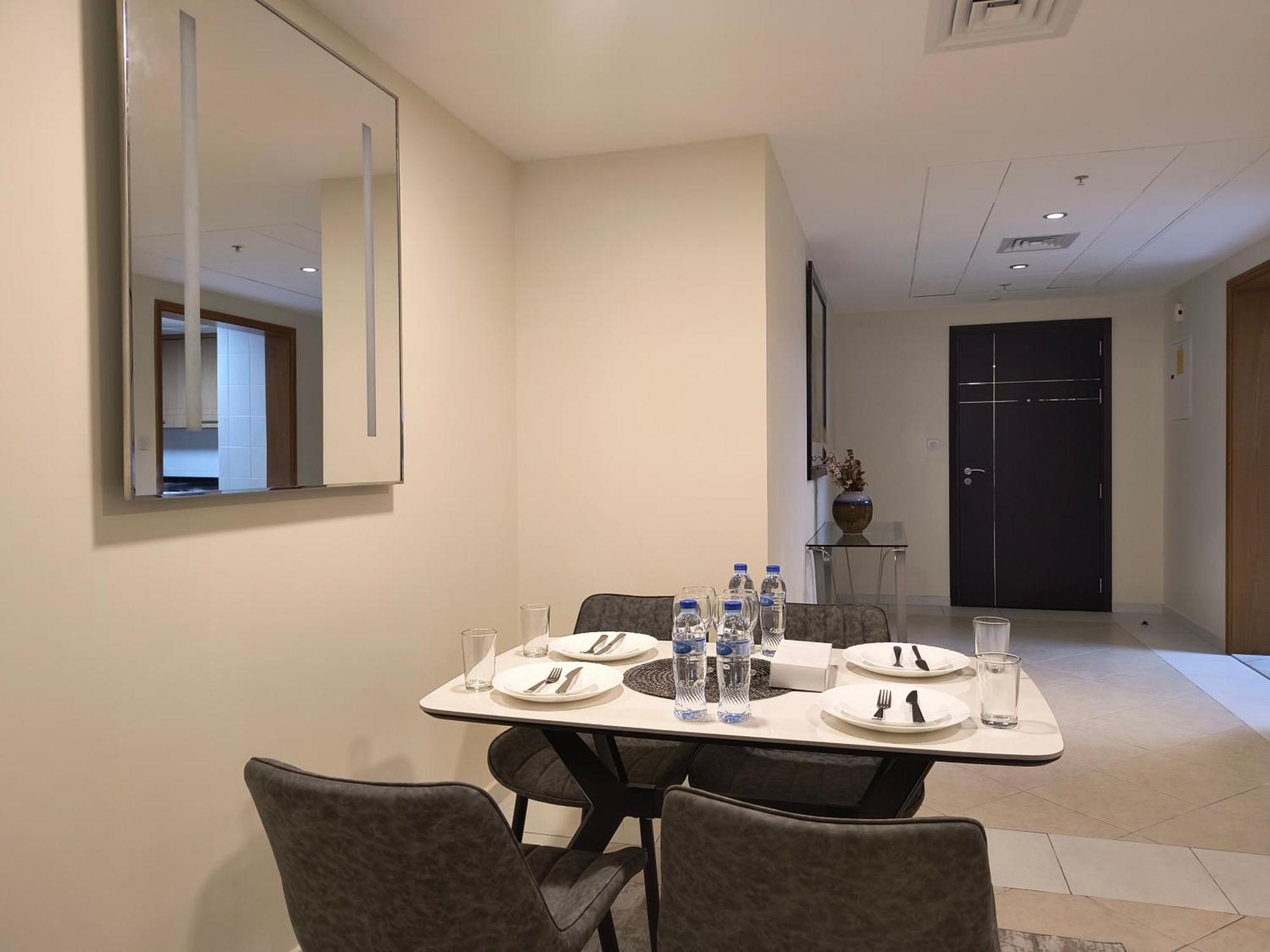 Trinity Holiday Homes - Sheikh Zayed Road Near To Financial Center Metro Station ドバイ エクステリア 写真