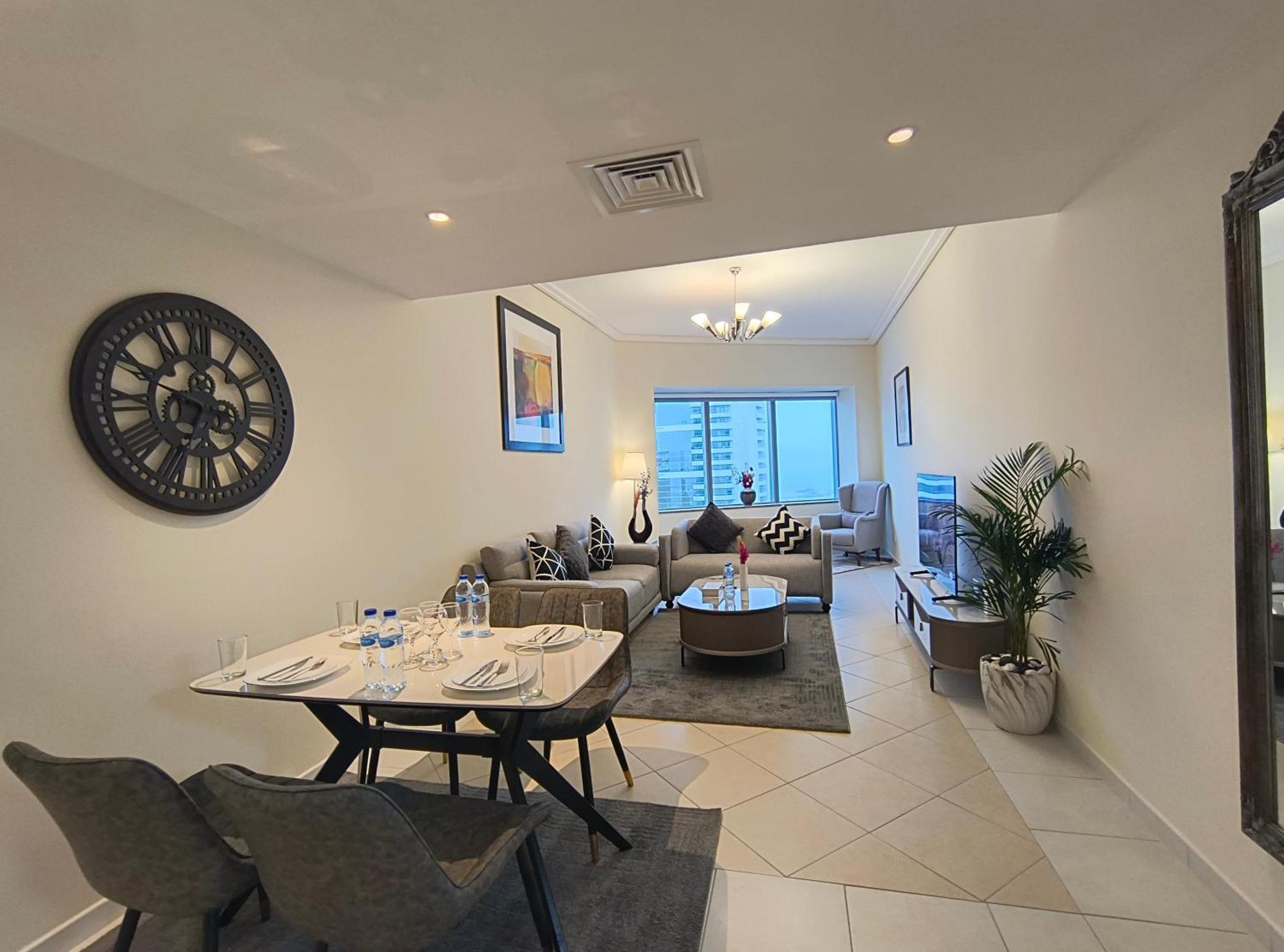 Trinity Holiday Homes - Sheikh Zayed Road Near To Financial Center Metro Station ドバイ エクステリア 写真