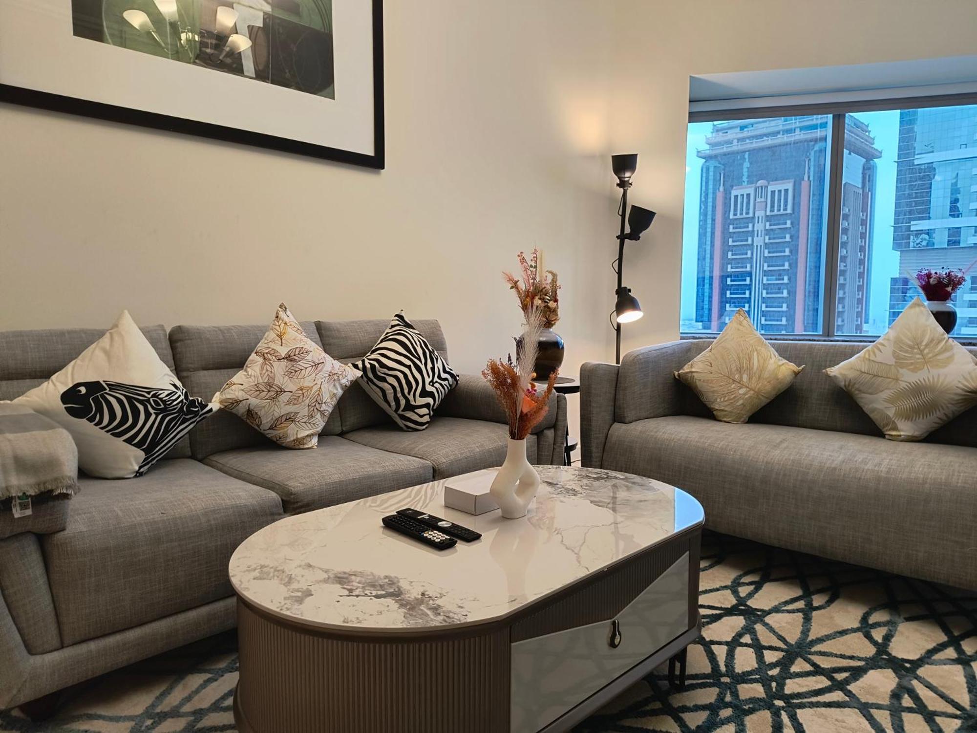 Trinity Holiday Homes - Sheikh Zayed Road Near To Financial Center Metro Station ドバイ エクステリア 写真