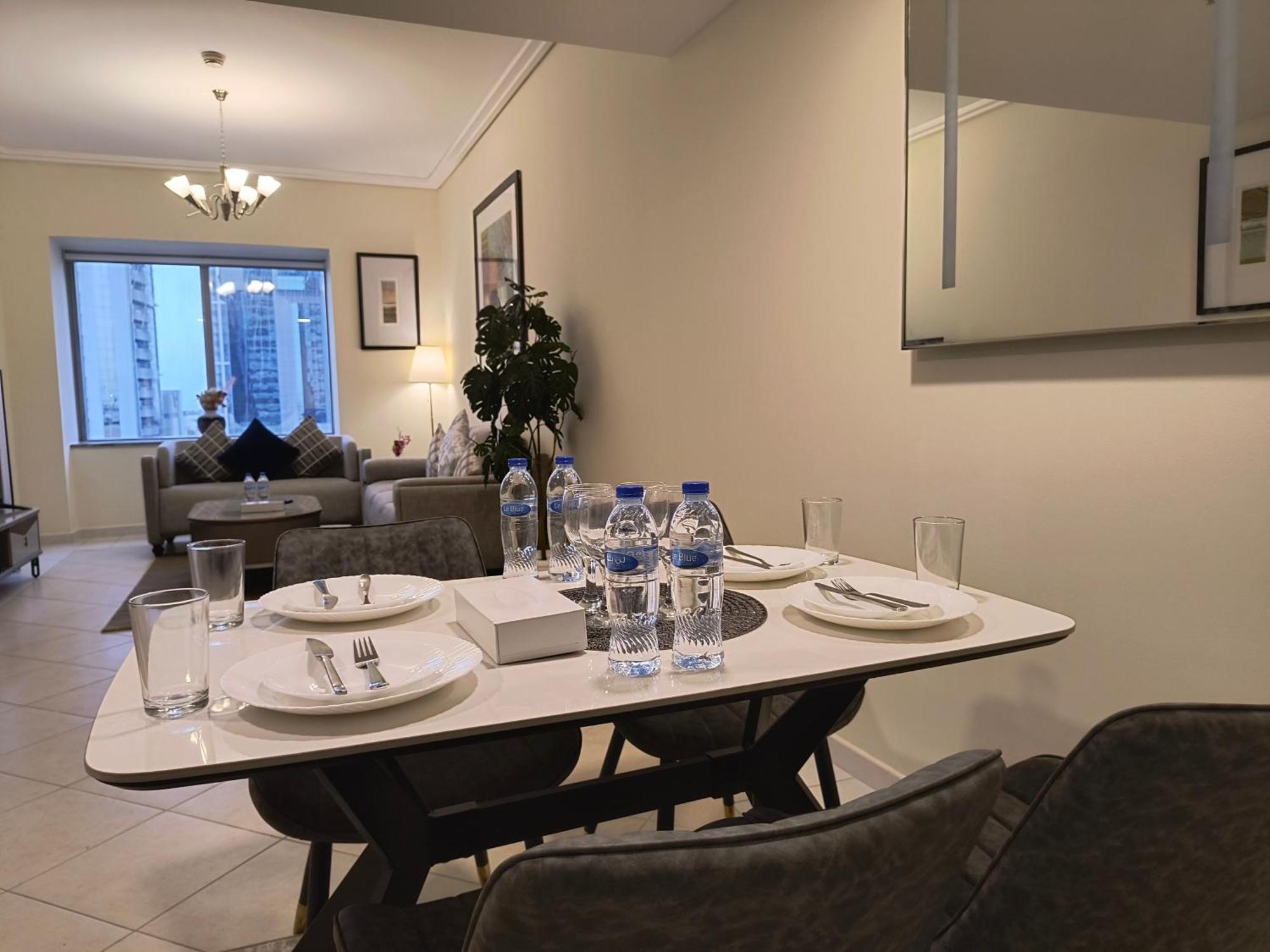 Trinity Holiday Homes - Sheikh Zayed Road Near To Financial Center Metro Station ドバイ エクステリア 写真
