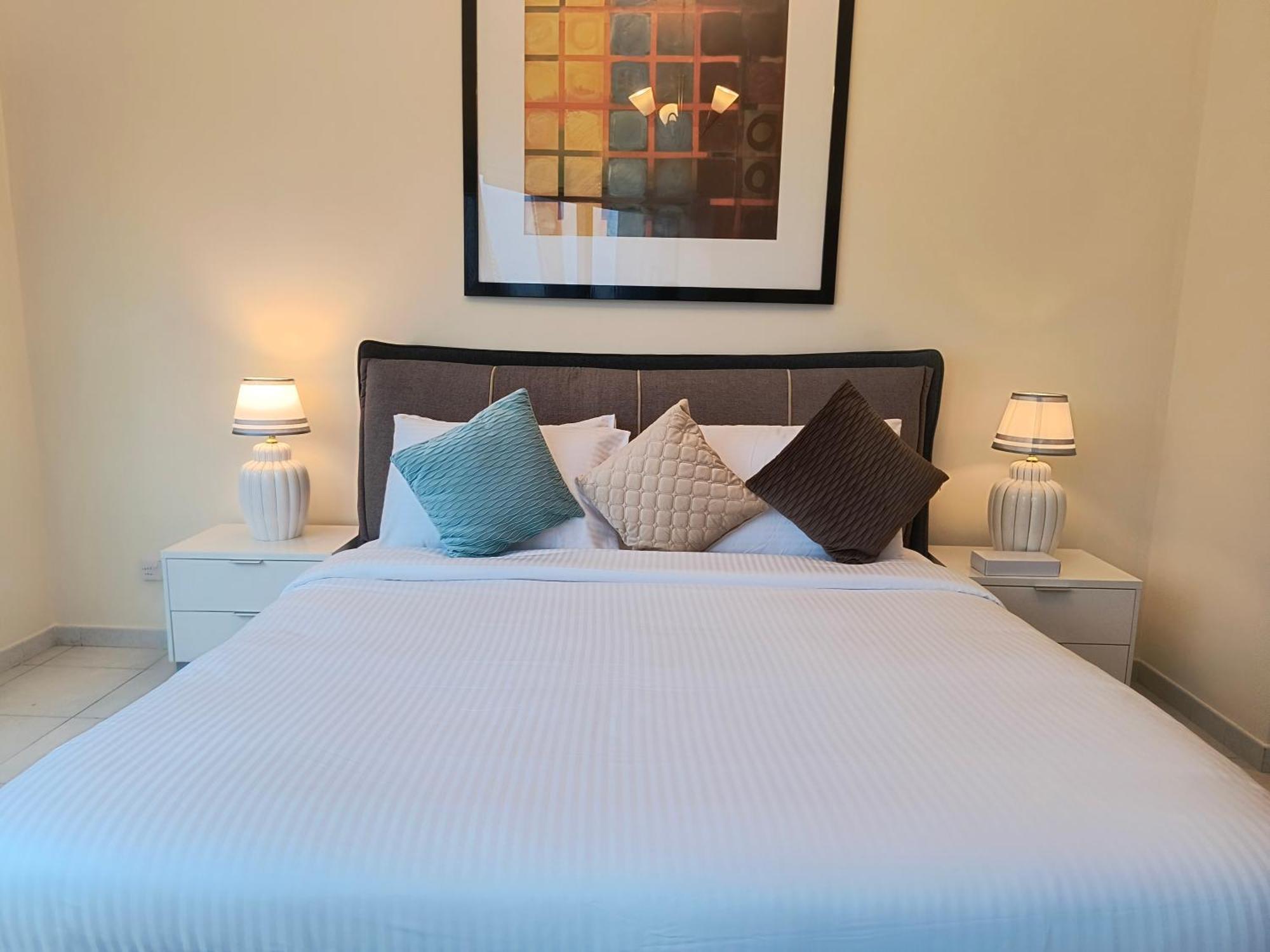 Trinity Holiday Homes - Sheikh Zayed Road Near To Financial Center Metro Station ドバイ エクステリア 写真