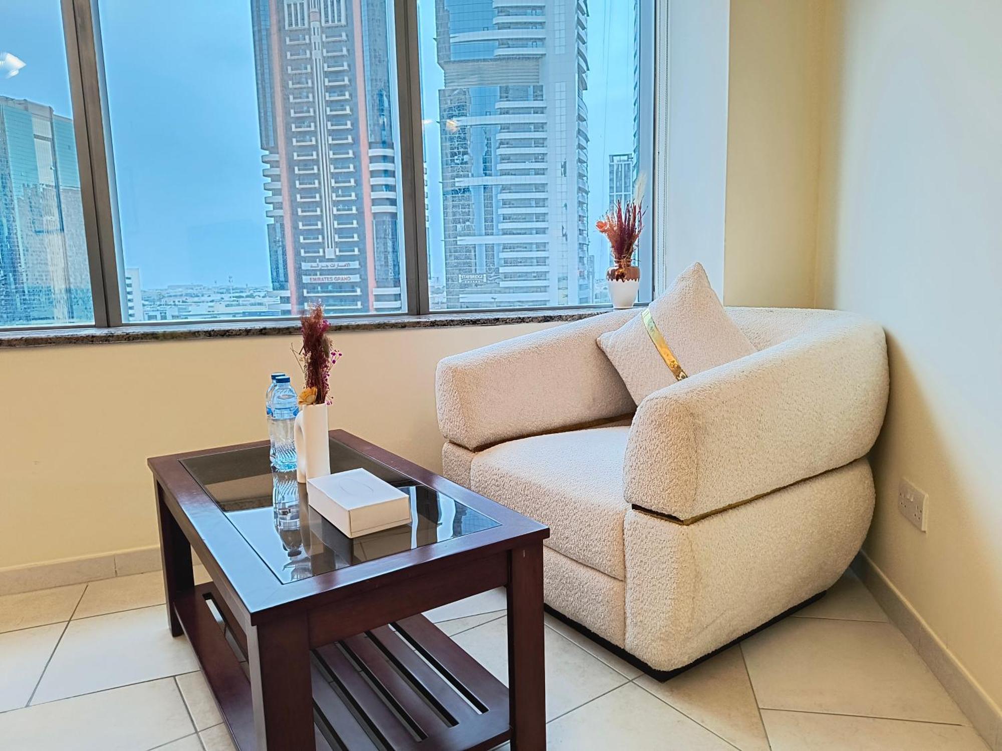 Trinity Holiday Homes - Sheikh Zayed Road Near To Financial Center Metro Station ドバイ エクステリア 写真