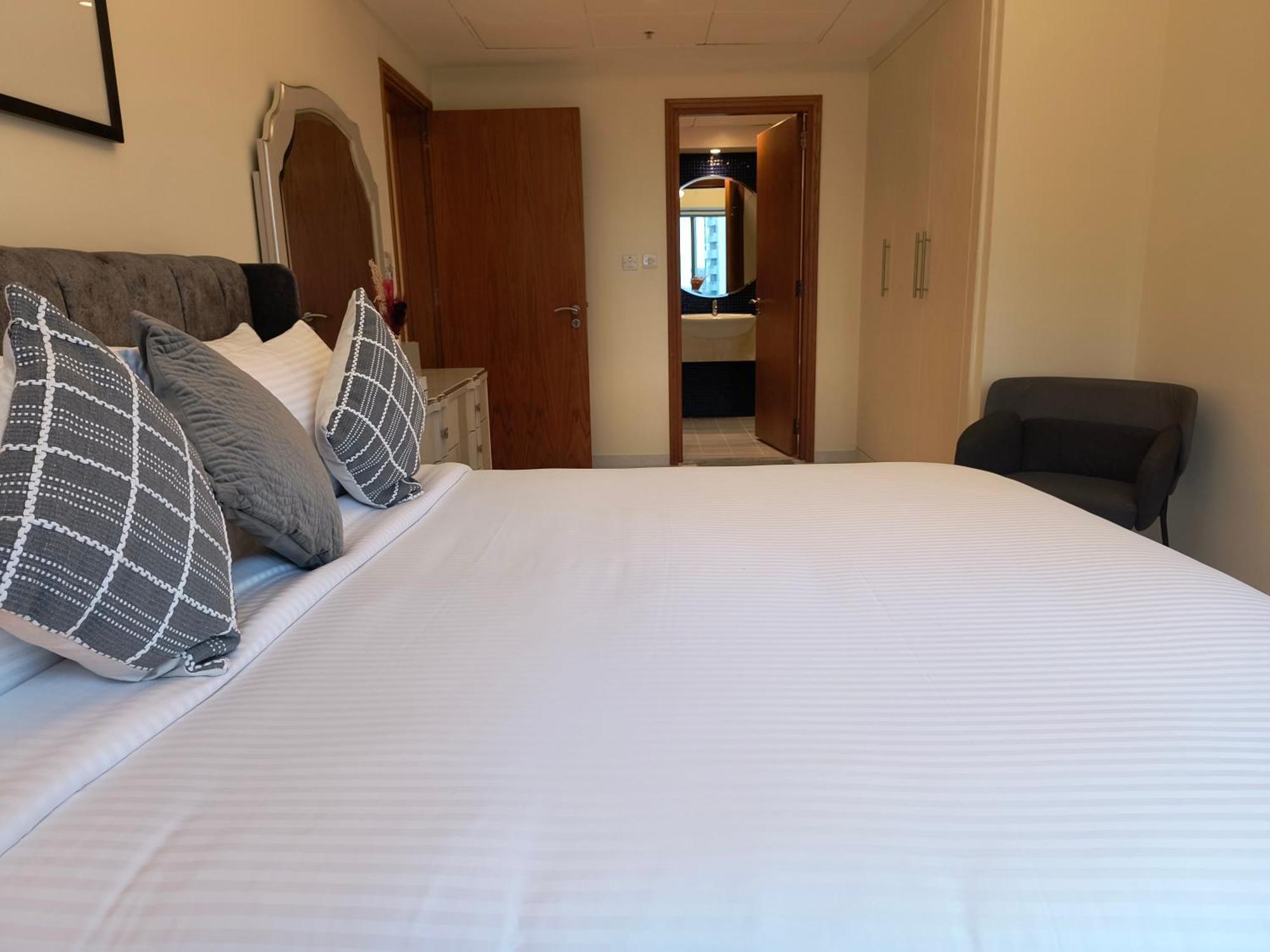 Trinity Holiday Homes - Sheikh Zayed Road Near To Financial Center Metro Station ドバイ エクステリア 写真